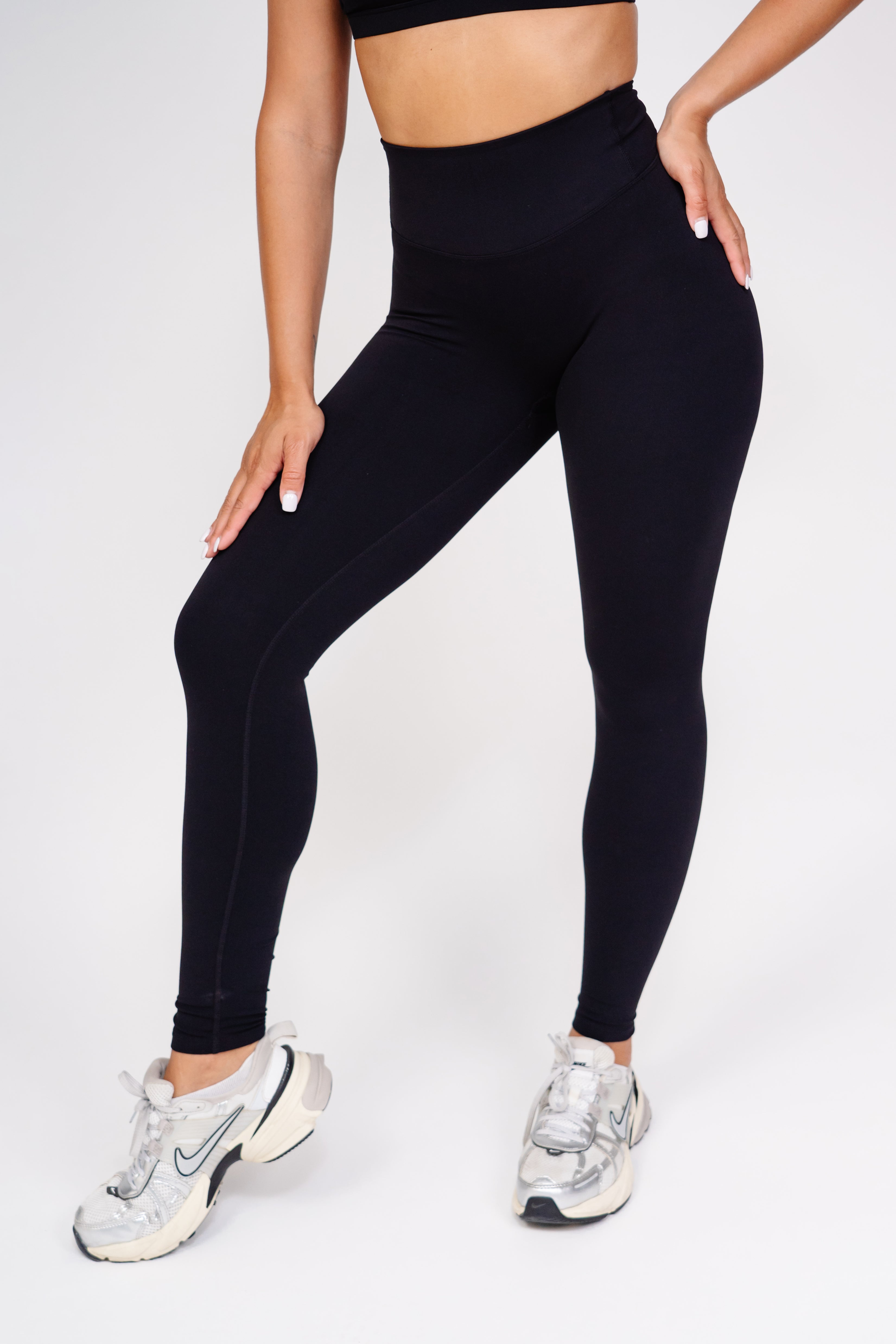 ESSENTIAL  LEGGINGS BLACK
